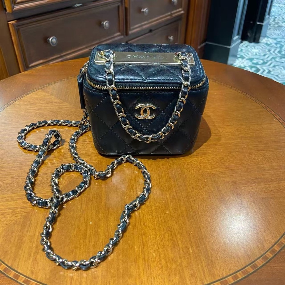 N16 Slightly Used Chanel Trendy CC Mini Black Sheep Leather Box Starts with 30